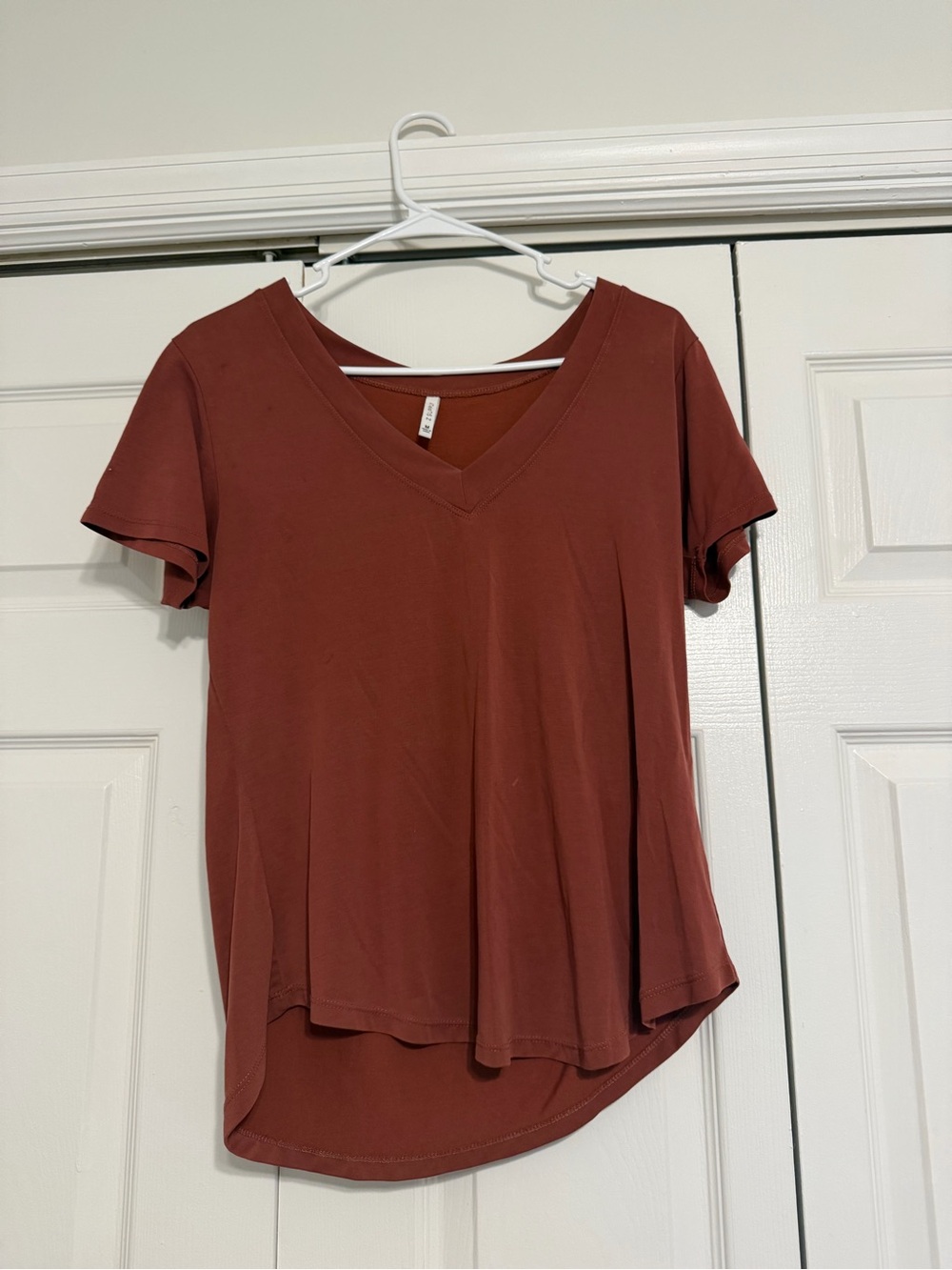 Z Supply Women's V-Neck Short Sleeve Top - Rusty Brick